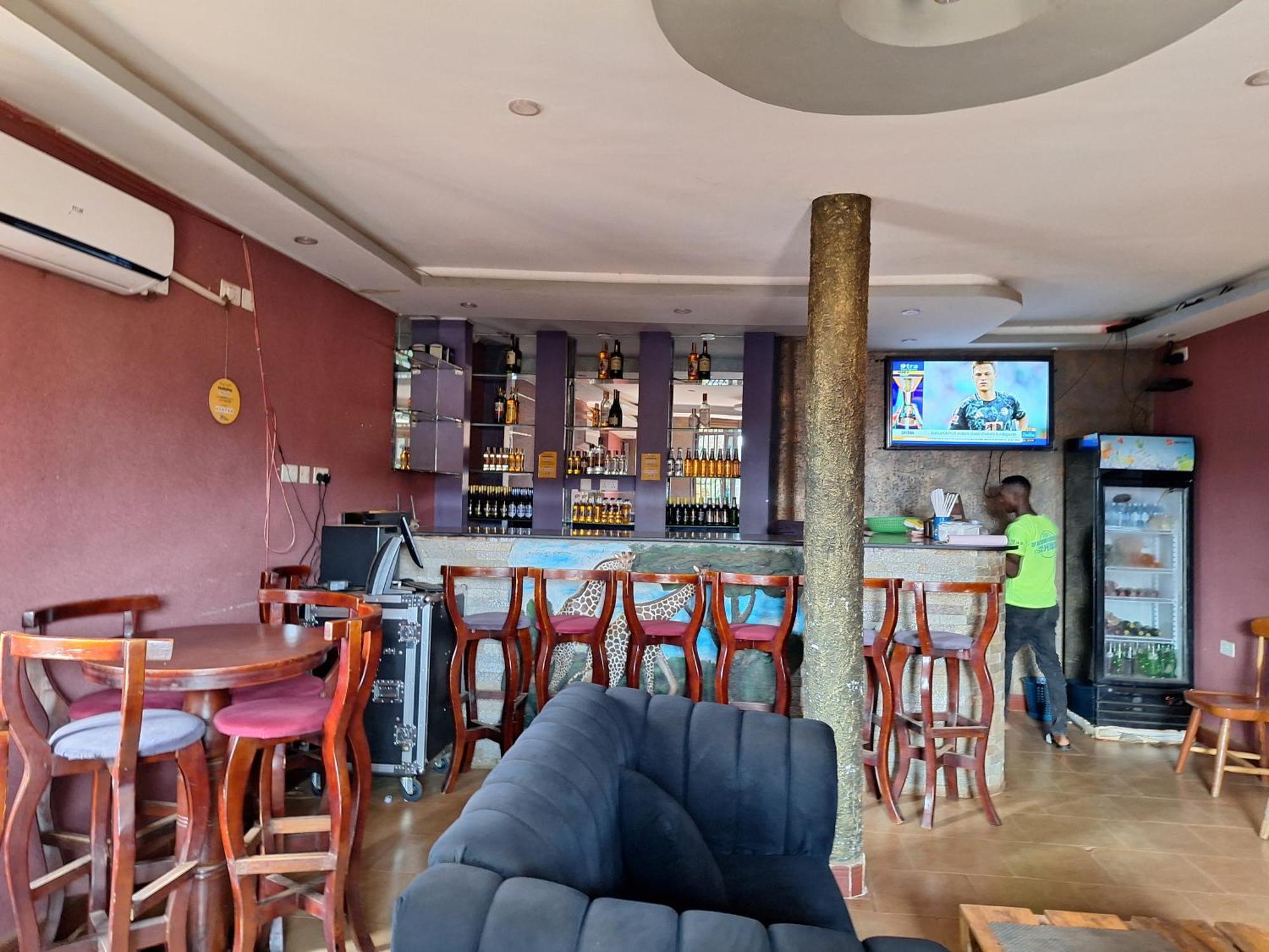 Kitara Junction Point Motel Entebbe Esterno foto