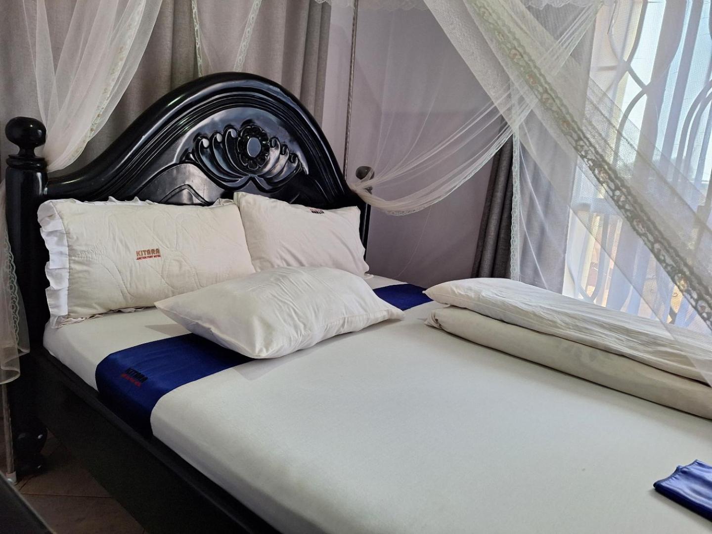 Kitara Junction Point Motel Entebbe Esterno foto